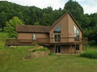 17253 Frontier Rd, Ferryville, WI 54628