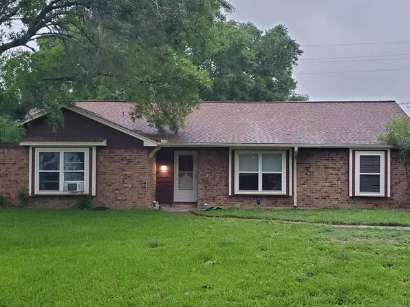 212 Staples Dr, Baytown, TX 77523