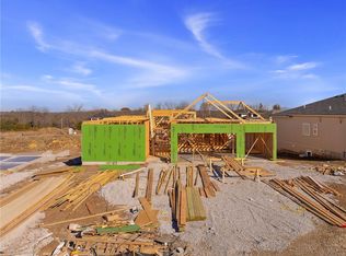 25104 W 141st Ter, Olathe, KS 66061