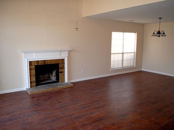 3rd image of 408 Lookout Mountain Trl