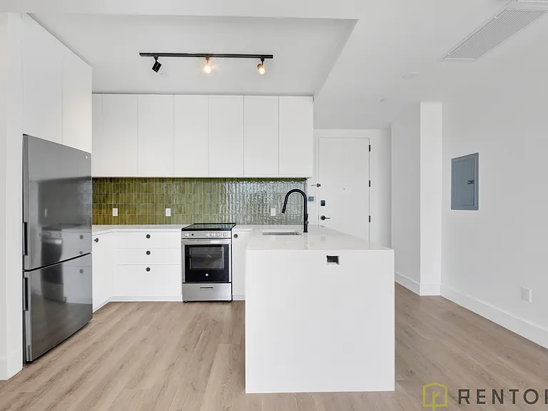 60 Cedar St #501F — Photo 2