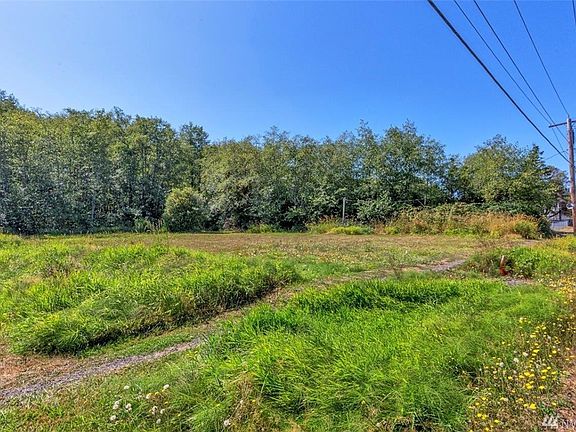 2nd image of 39175 Killarney Ln NE