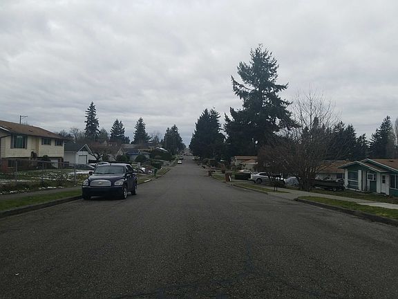 4th image of 1720 E 62nd St