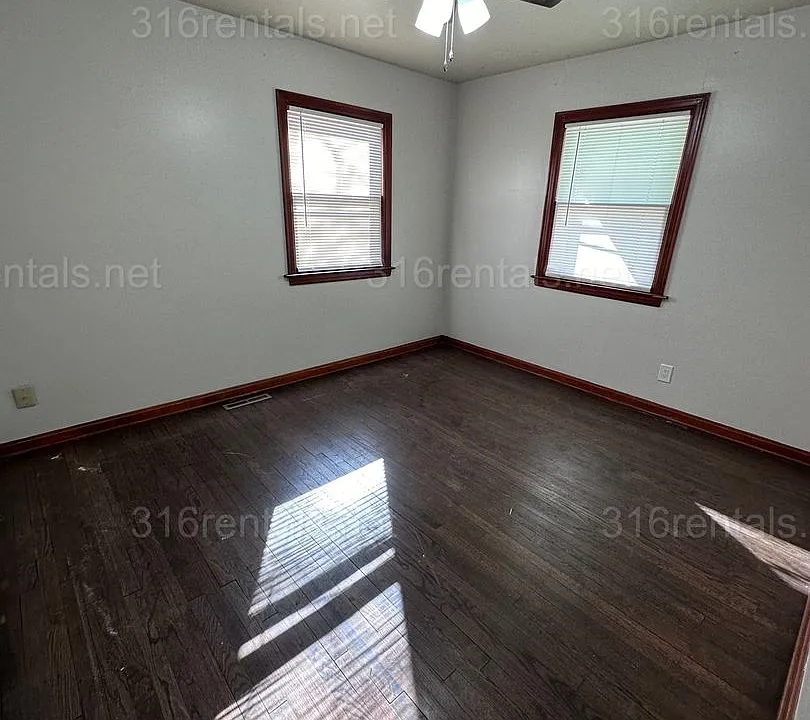 840 N Belmont Ave