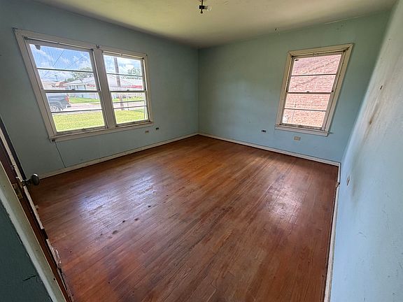 5th image of 809 May St