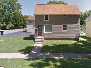 1302 9th St E, Menomonie, WI 54751