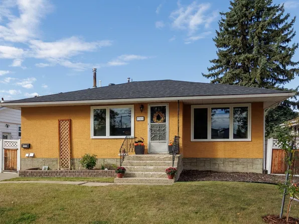 10466 159th St NW, Edmonton, AB T5P 3A7