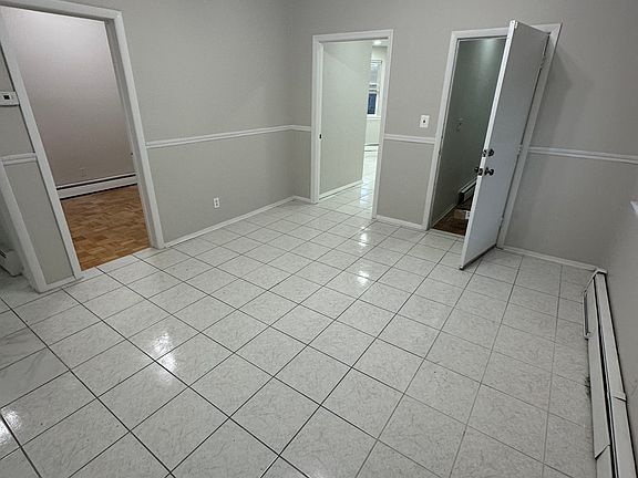 4th image of 472 E 26th St #2A