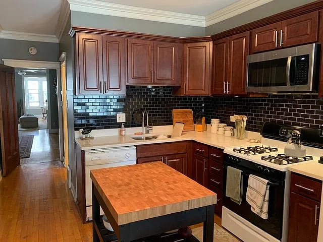Building Photo - 3728 N Marshfield Ave #1