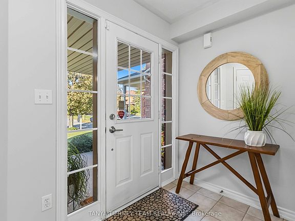 4th image of 28 Castle Green Dr