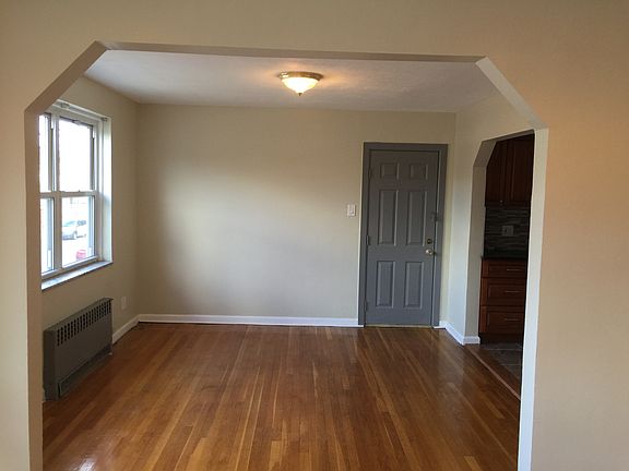 3rd image of 10202 62nd Ave
