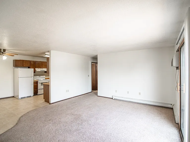 Rosser Apartments — Photo 17