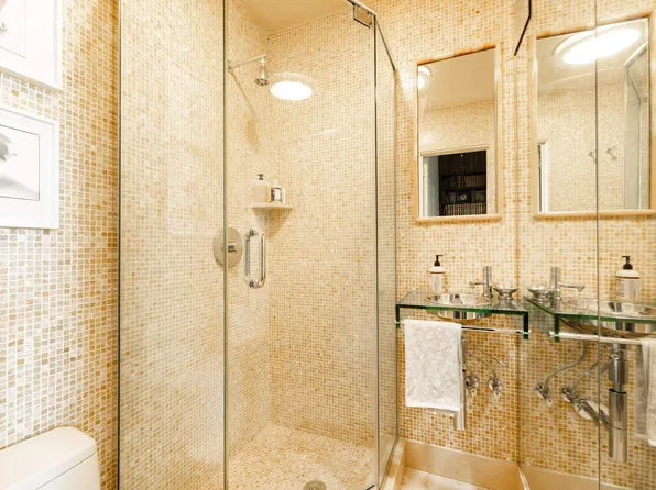 1010 5th Avenue image 11 of 16