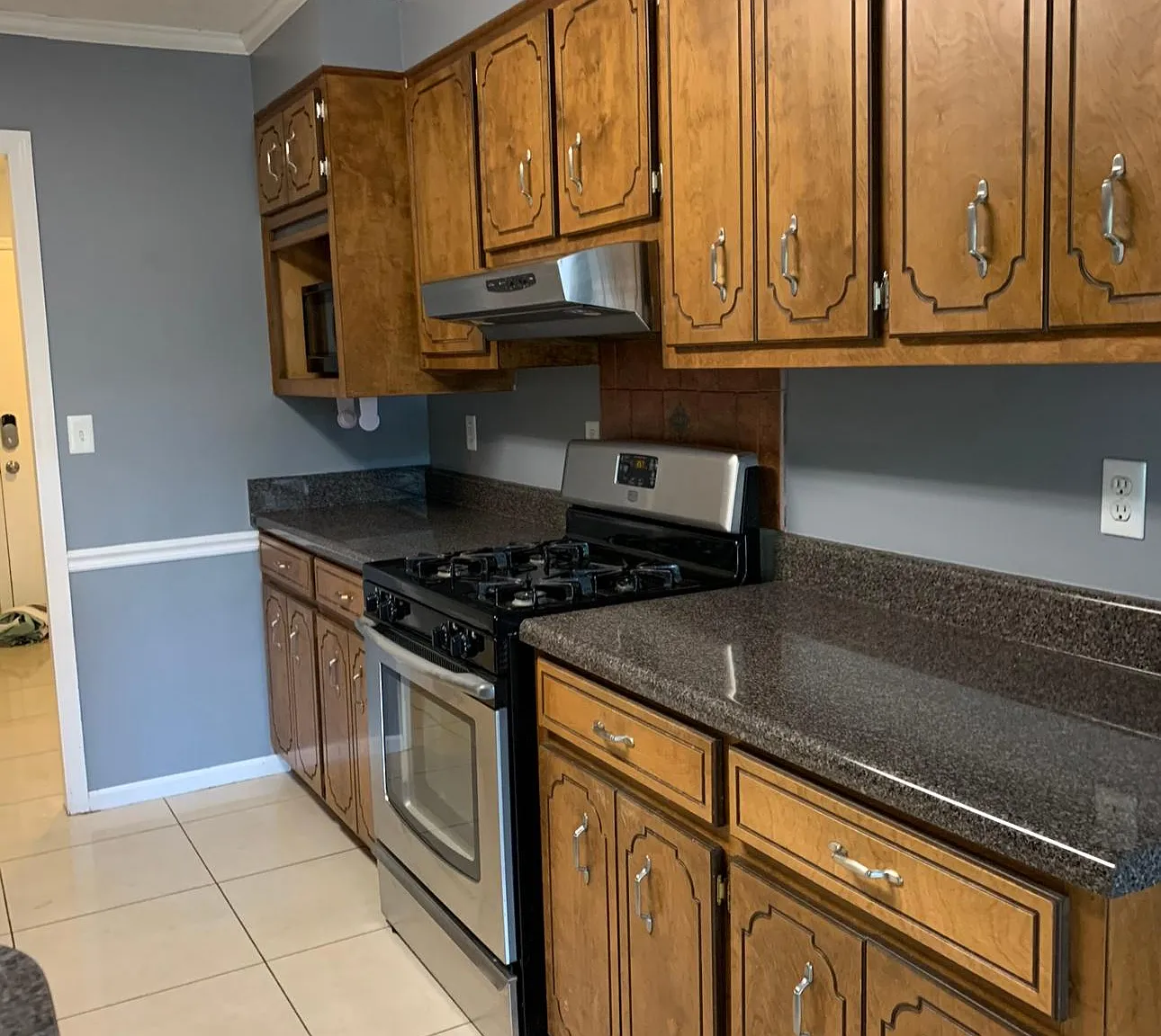 670 Tara Ln — Photo 3