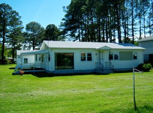 135 Montgomery Cove Rd, Deltaville, VA 23043