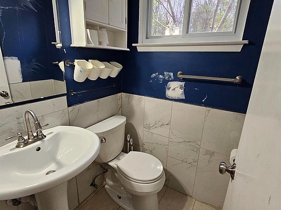 5th image of 1619 Sheffield Dr