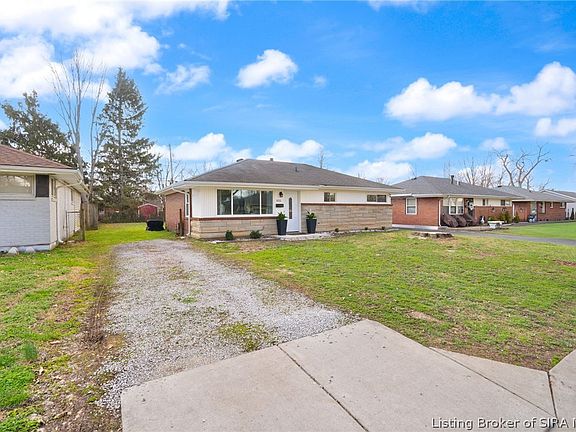 4th image of 1011 Sharon Drive