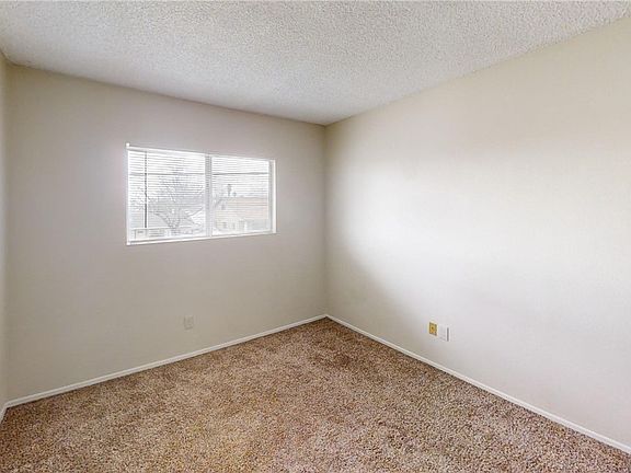 4th image of 13383 3rd St #3
