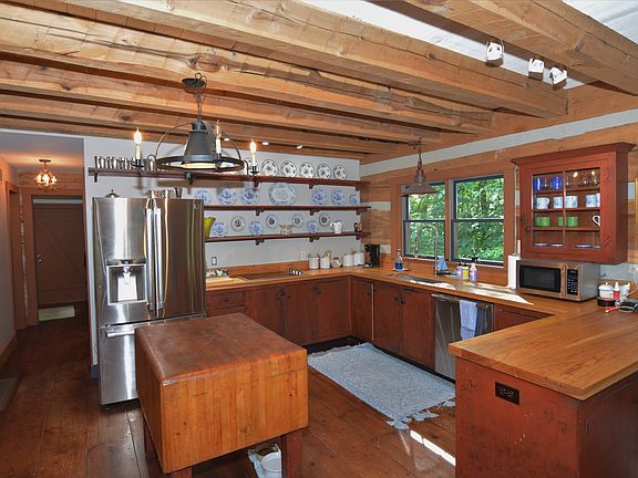 4th image of 30 Laurelwood Dr