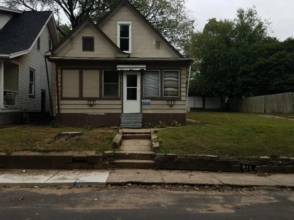 3015 W Meidroth St, Peoria, IL 61605
