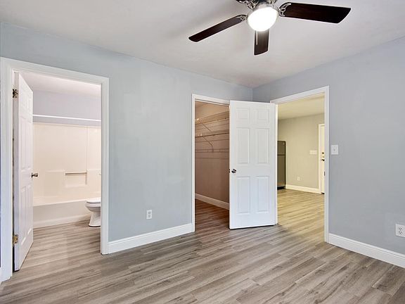 4th image of 214 Columbia Dr