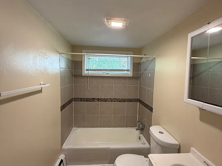 249 Munson St #2 — Photo 9