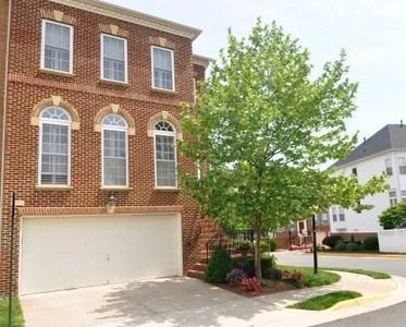 7040 Mundy Point Ct, Fort Belvoir, VA, 22060