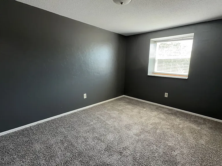 2614 Elwood Dr — Photo 10