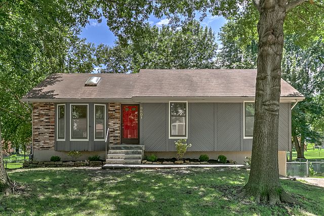 1st image of 8601 Linda Ln