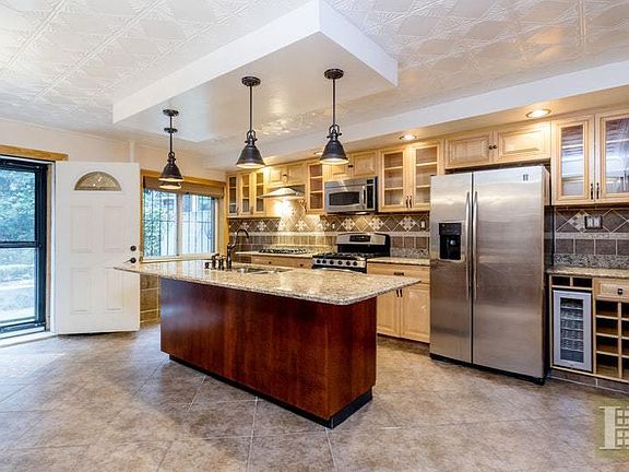 3rd image of 114 Dean St APT 1