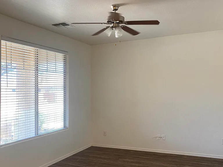 8552 W Malapai Dr — Photo 2