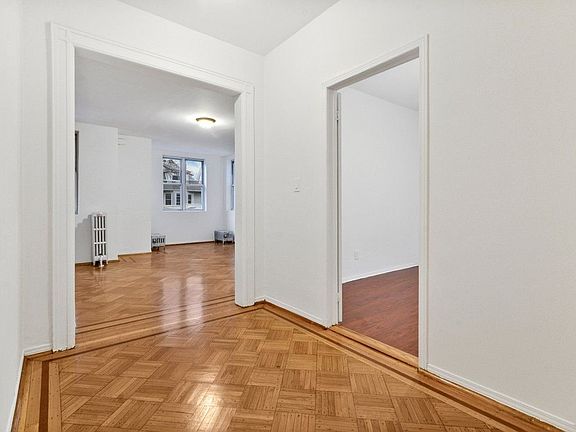 4th image of 94 Hawthorne St Floor 2