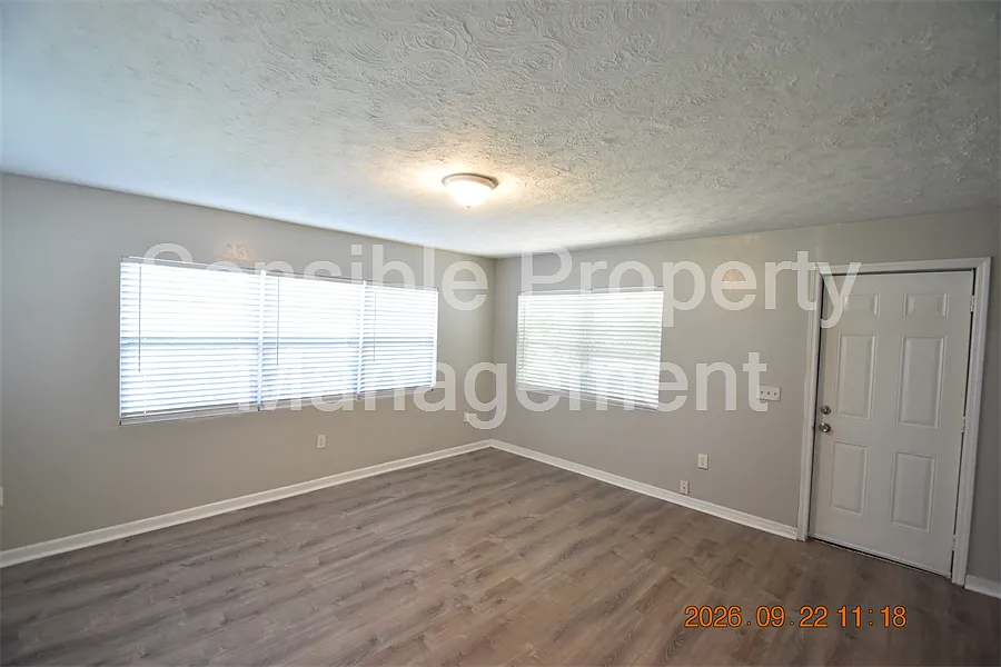3 bed, 1212 sqft, $1,550 — Photo 4