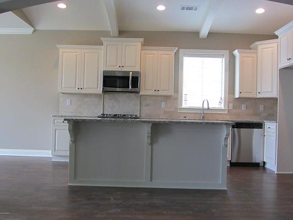 3rd image of 107 Cane Creek Dr