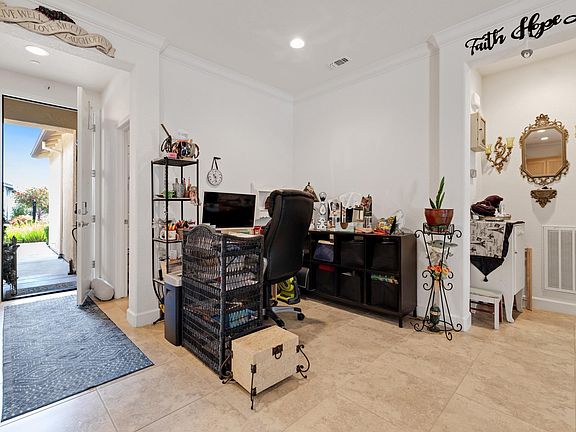 4th image of 331 Kestrel Way