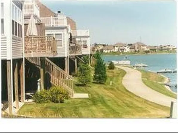 12850 Clearwater Pointe, Winnebago, IL 61088