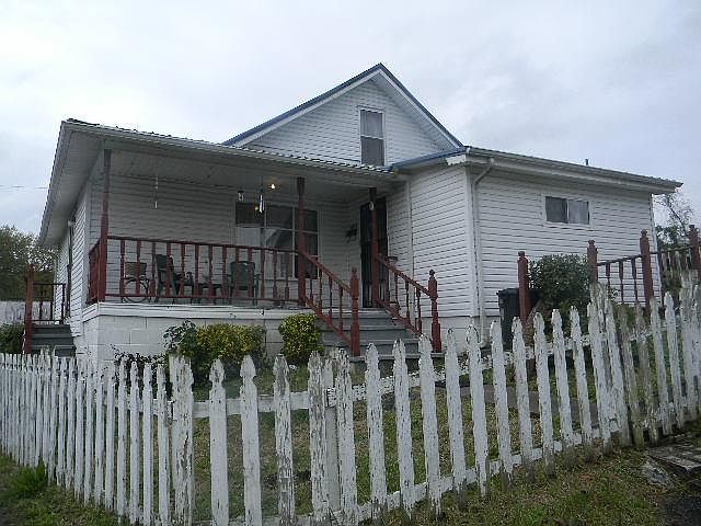 1st image of 120 Main St