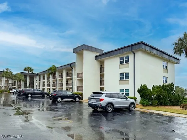 1740 Pine Valley Dr APT 315, Fort Myers, FL 33907
