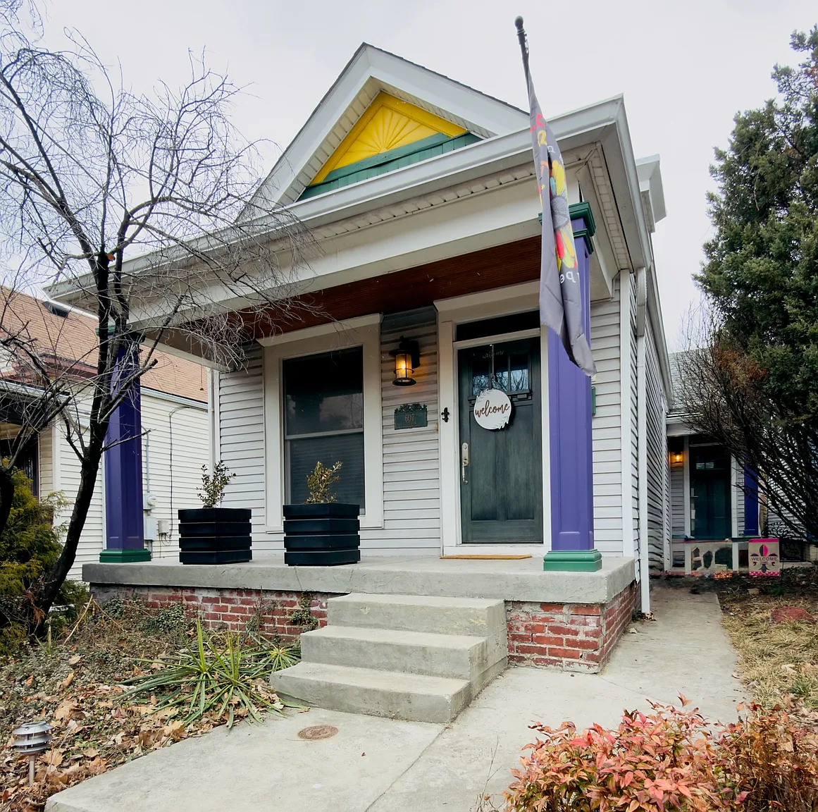 607 E Oak St photo 1