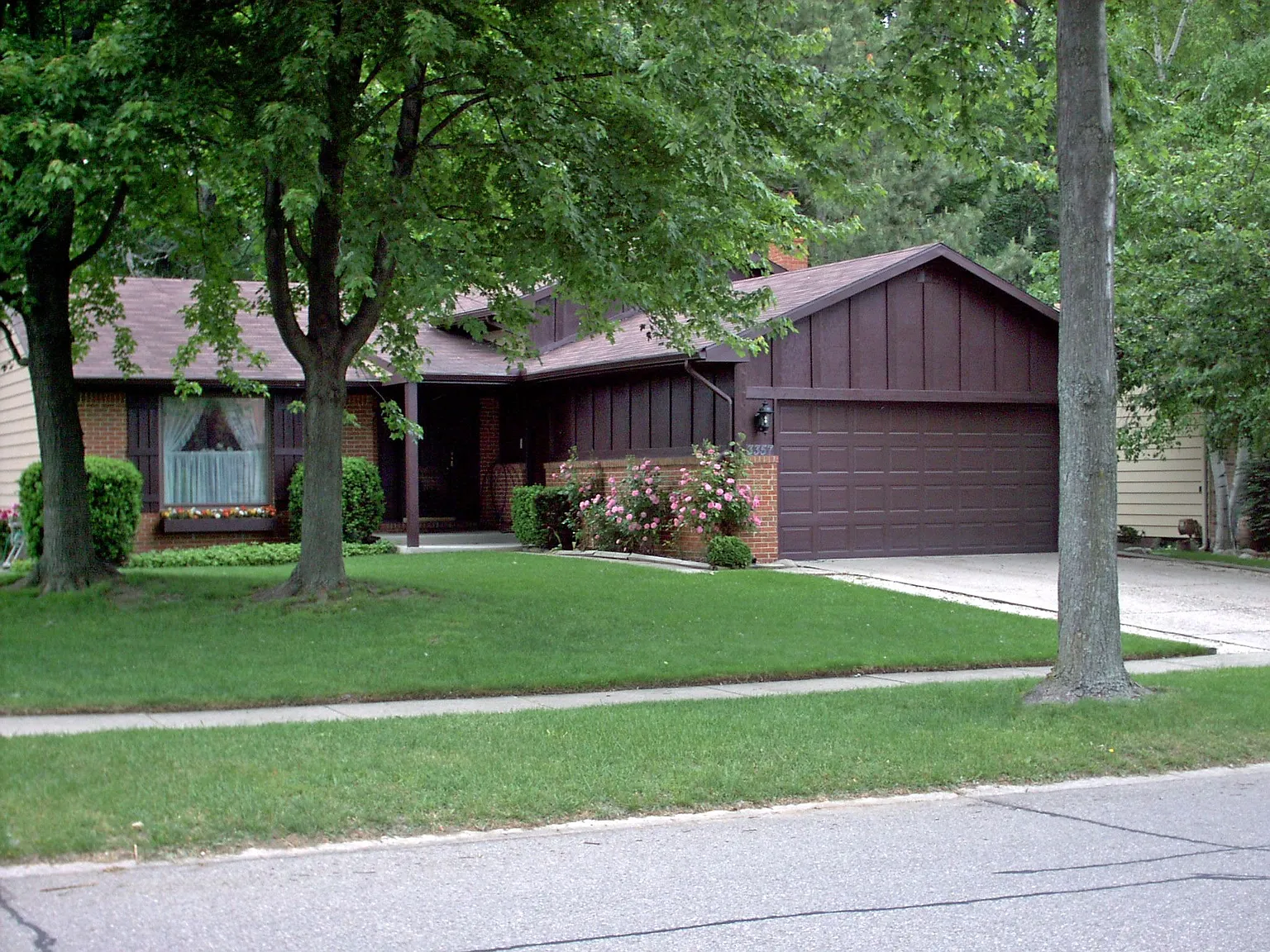 3357 Wolverine Dr photo 1