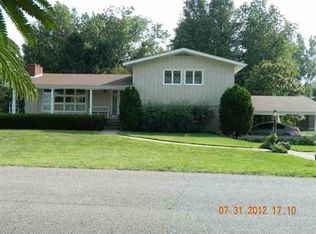1402 Riverside Dr, Greenup, KY 41144