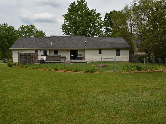 4th image of 1080 E Huron River Dr