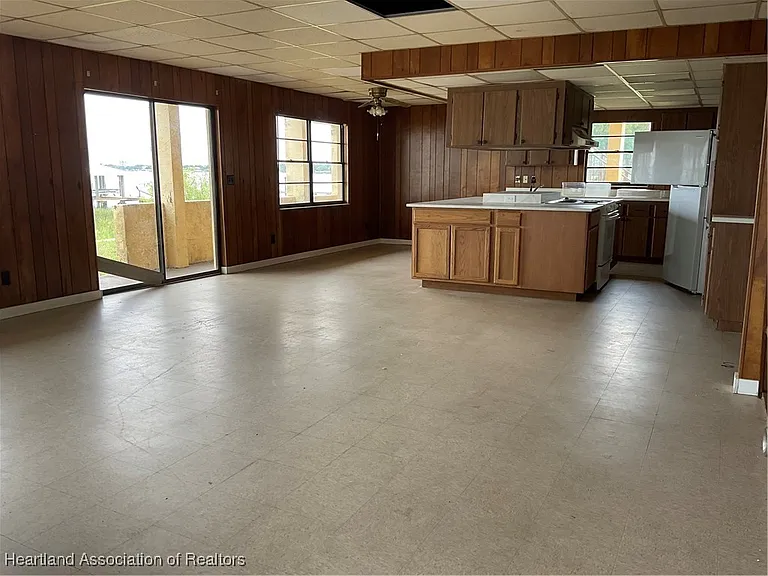 1025 Lakeview Dr #1 — Photo 8