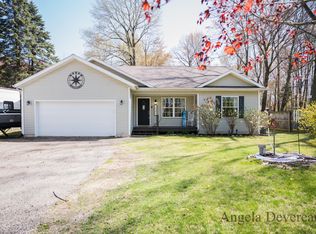 3990 E Shore Dr, Stanton, MI