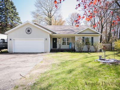 3990 E Shore Dr, Stanton, MI, 48888