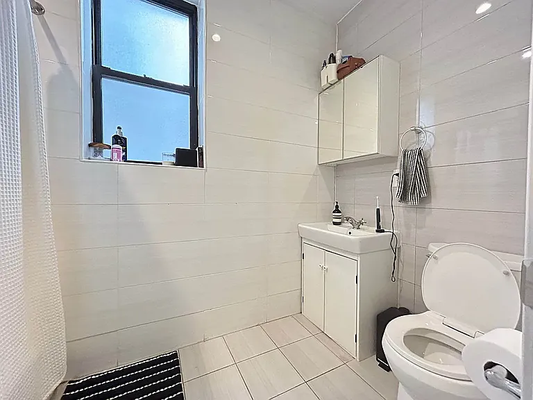 166 Rogers Ave #1R — Photo 8