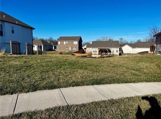 3724 NW 96th Ct, Kansas City, MO 64154