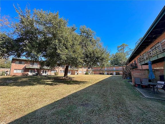 3rd image of 3838 Pontchartrain Dr APT C205