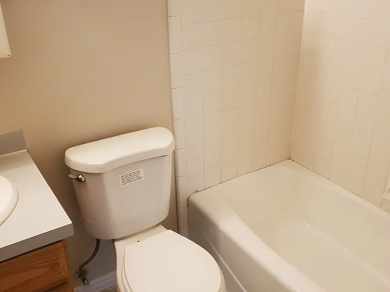 Updated 2 Bedroom! — Photo 3