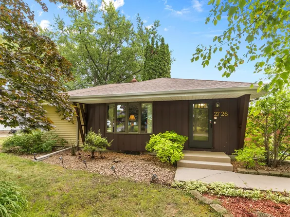 2726 Dellwood St, Roseville, MN 55113
